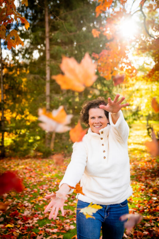 Ash throwing leaves